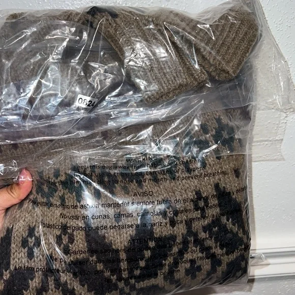 Traditions 90's wool knit Fair Isle sweater in a tan/beige color - Picture 9 of 9